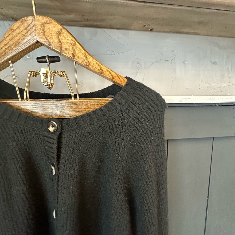 Torrid Button Up V-neck Fuzzy Cardigan Pullover Long Sleeve Size 3/3X (22/24) - Picture 4 of 11